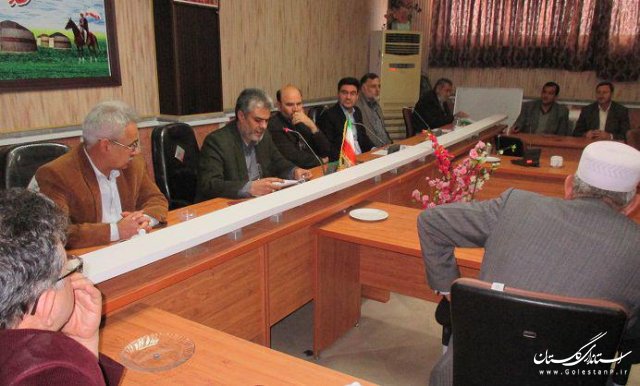 جلسه توجیهی آموزشی نمایندگان فرماندار در شعب اخذ رأی شهرستان ترکمن برگزار شد