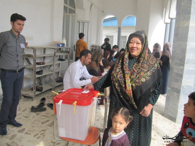 همزمان با سراسر کشور: ساعت 8 صبح رای گیری در شهرستان گمیشان آغاز شد