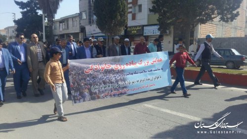 همایش بزرگ پیاده روی خانوادگی در شهرستان ترکمن برگزار شد