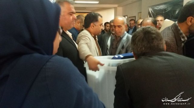 توزیع صندوقهای اخذ رای به نمایندگان فرماندار در شهرستان بندرگز